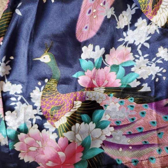 Japanese Robe - Picture 4 of 5